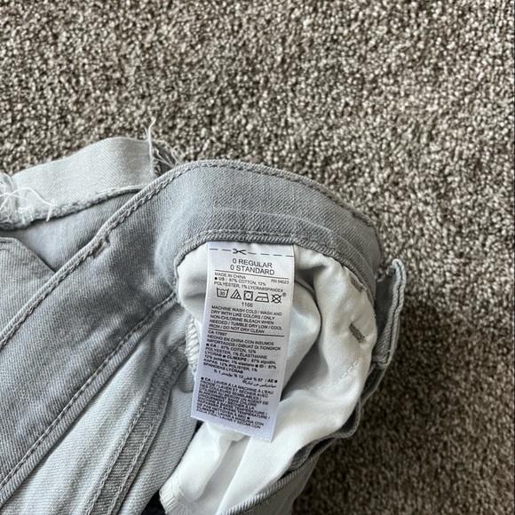 Light grey boyfriend shorts from old navy - Picture 3 of 4